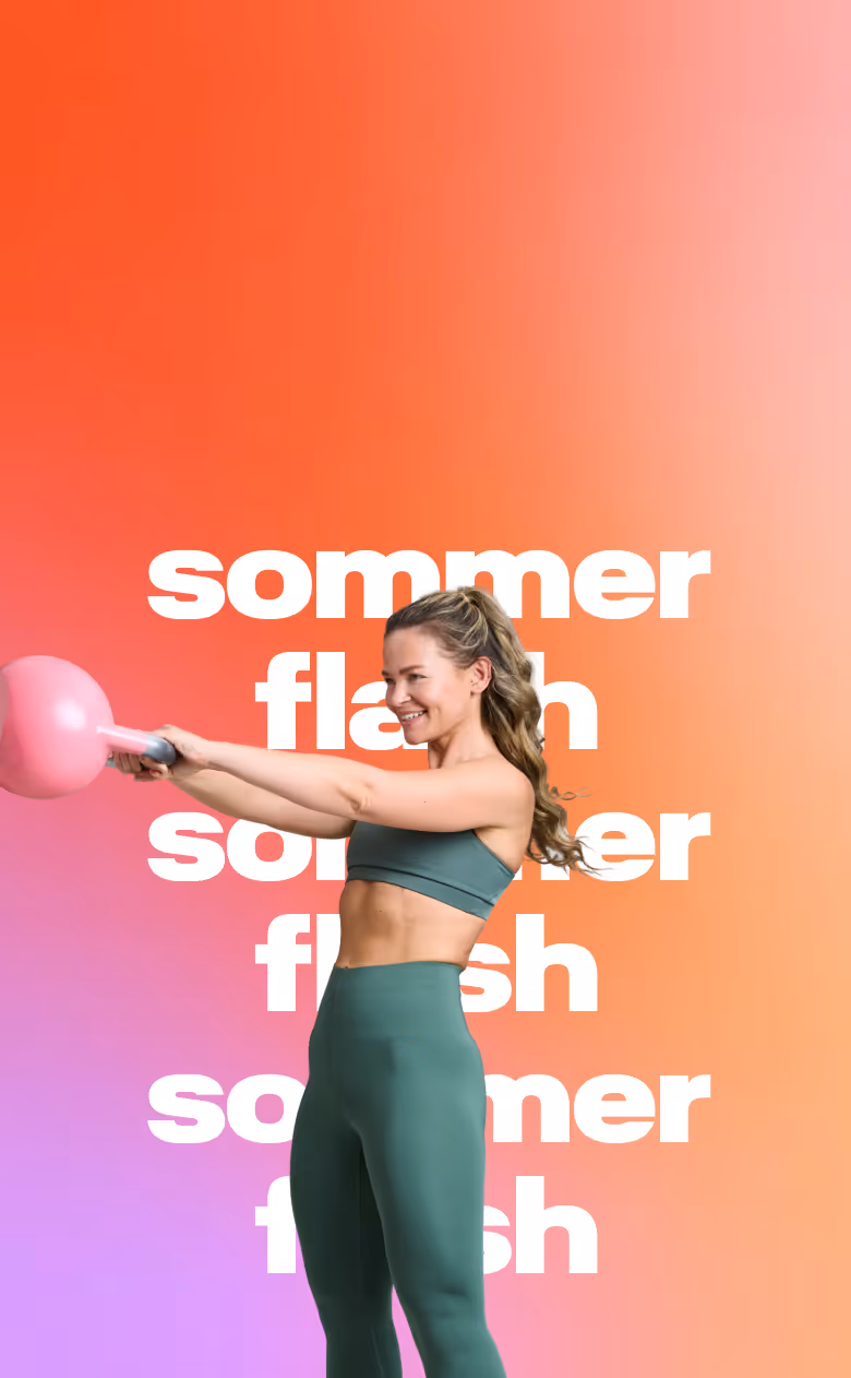 Gymondo Sommer Flash – Frau trainiert mit Kettlebell